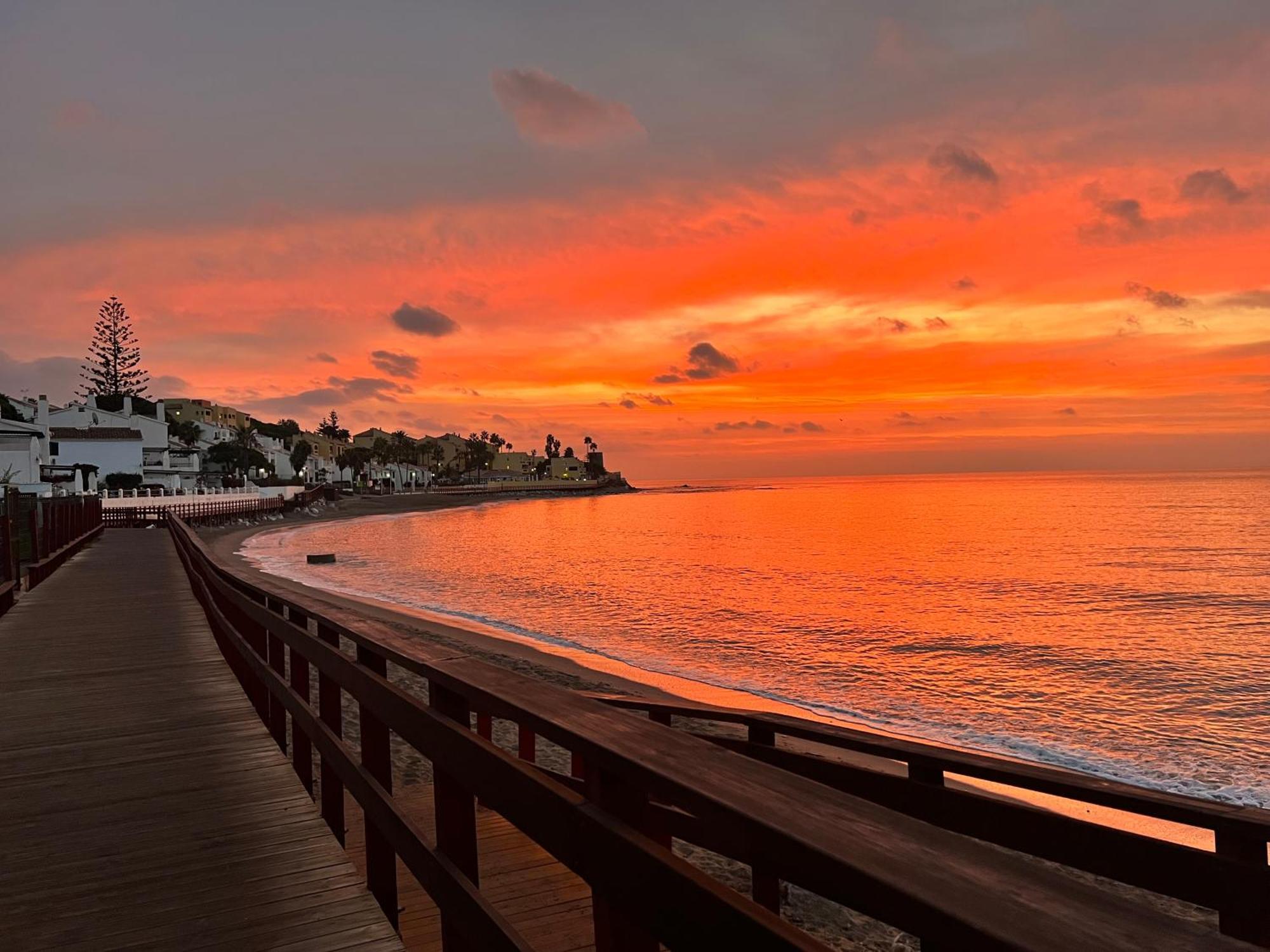 Marbella Beachfront - Beachside Apartment With Stunning Sea Views Luaran gambar